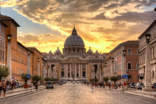 Il Papa: un anno in missione per i futuri diplomatici della Santa Sede Il Papa: un anno in missione per i futuri diplomatici della Santa Sede